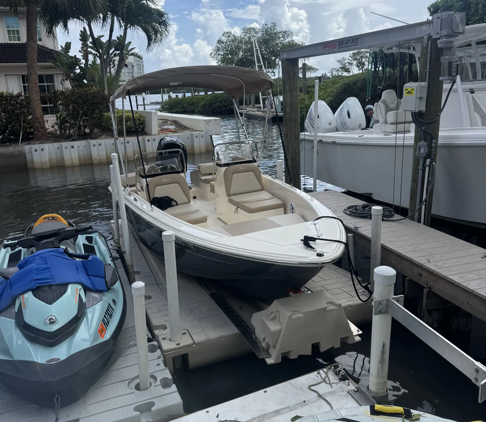 Top 5 Reasons Boat Owners in Florida Choose Drive-On Boat Ports