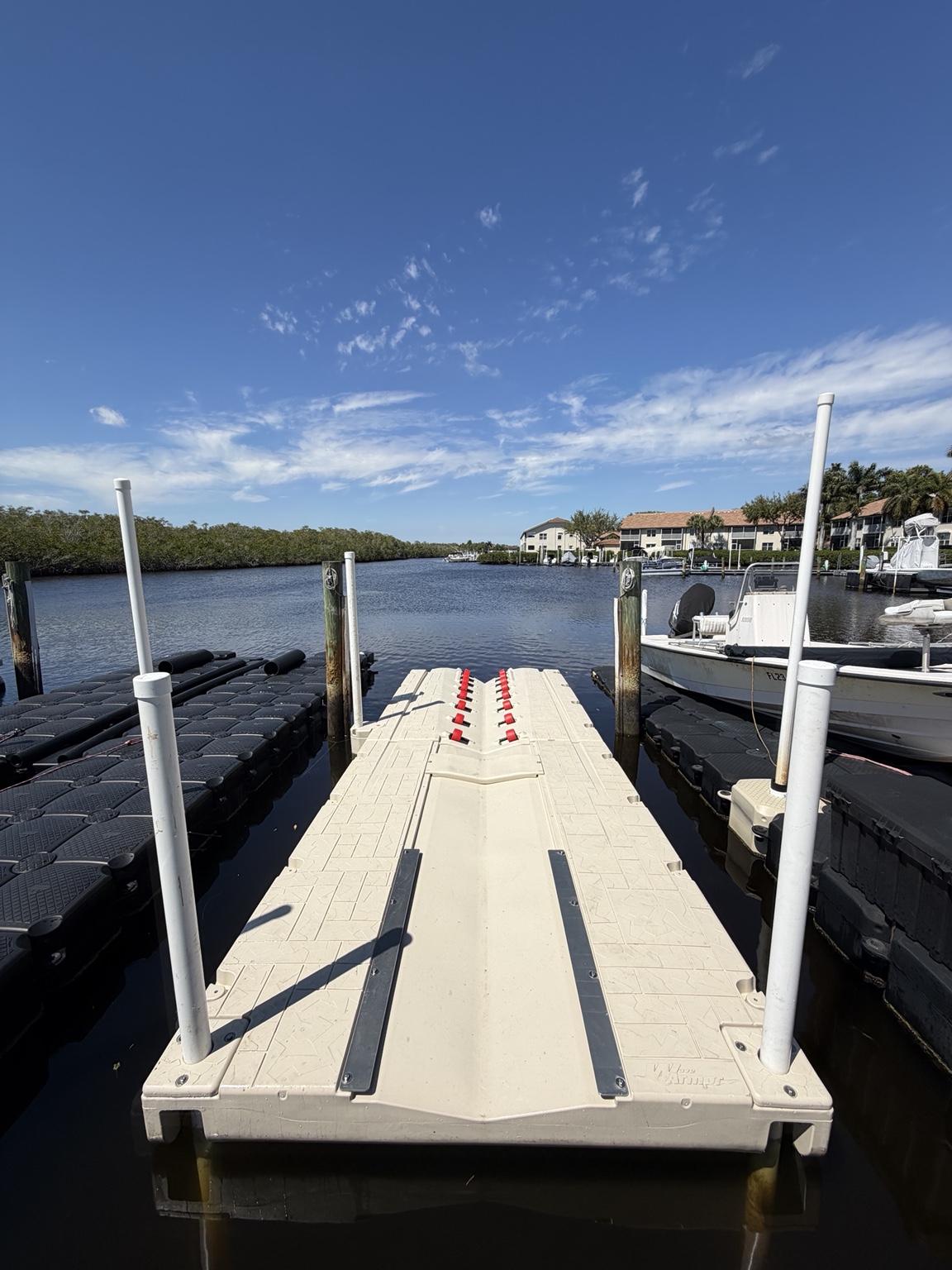 Terry Hopkins – Port of the Isles, Naples